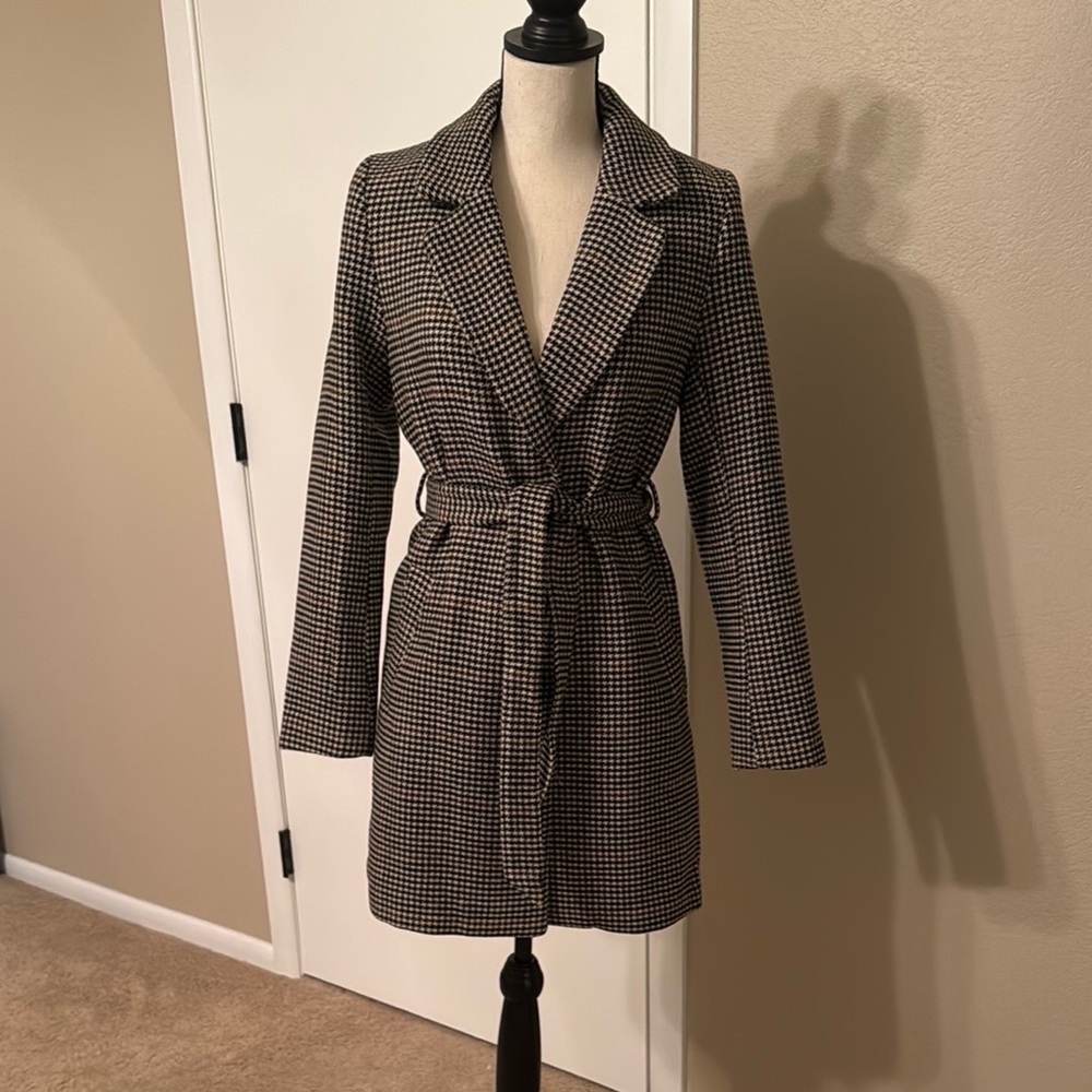 H&M Black and Tan Houndstooth Wool Blend Wrap Coat Sz Small